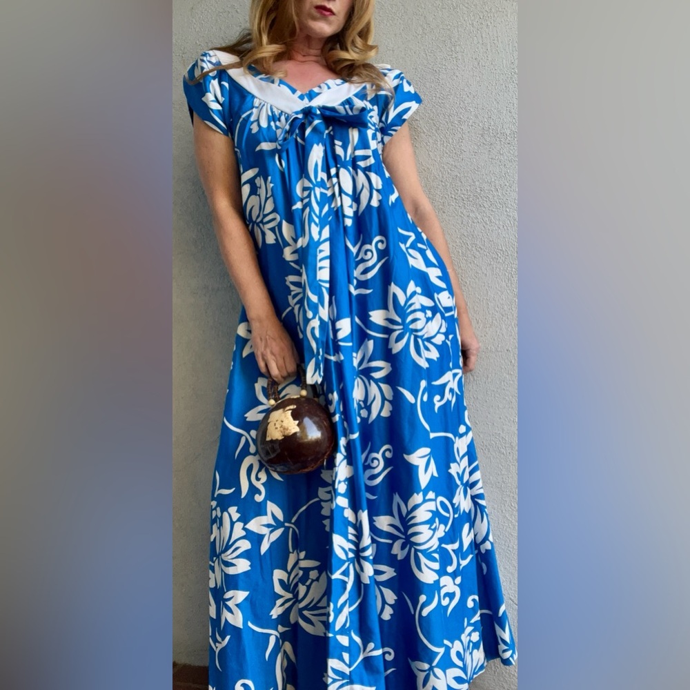 Vintage 1980s Ti’a Hawaiian Blue & White Floral Cotton Mumu Maxi Dress Sz M